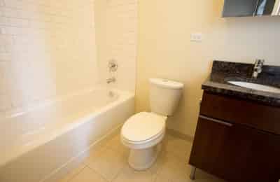 5118 S. Greenwood, Chicago - Chicago, Illinois, United States - Bathroom