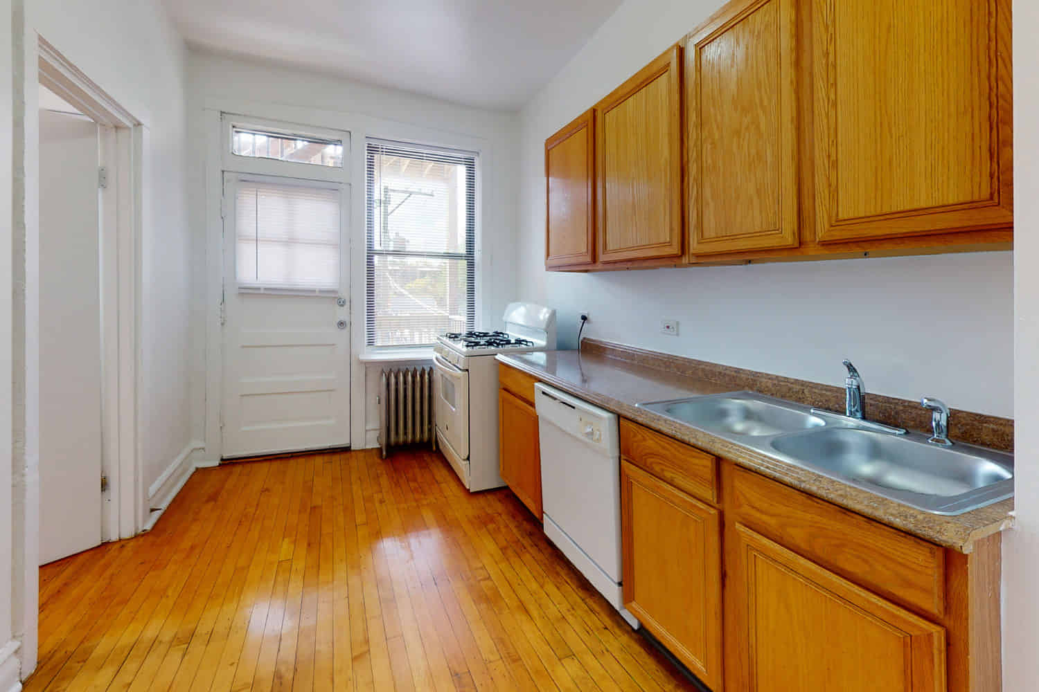 5300-5308 S. Greenwood Avenue, Chicago - Chicago, Illinois, United States - Kitchen