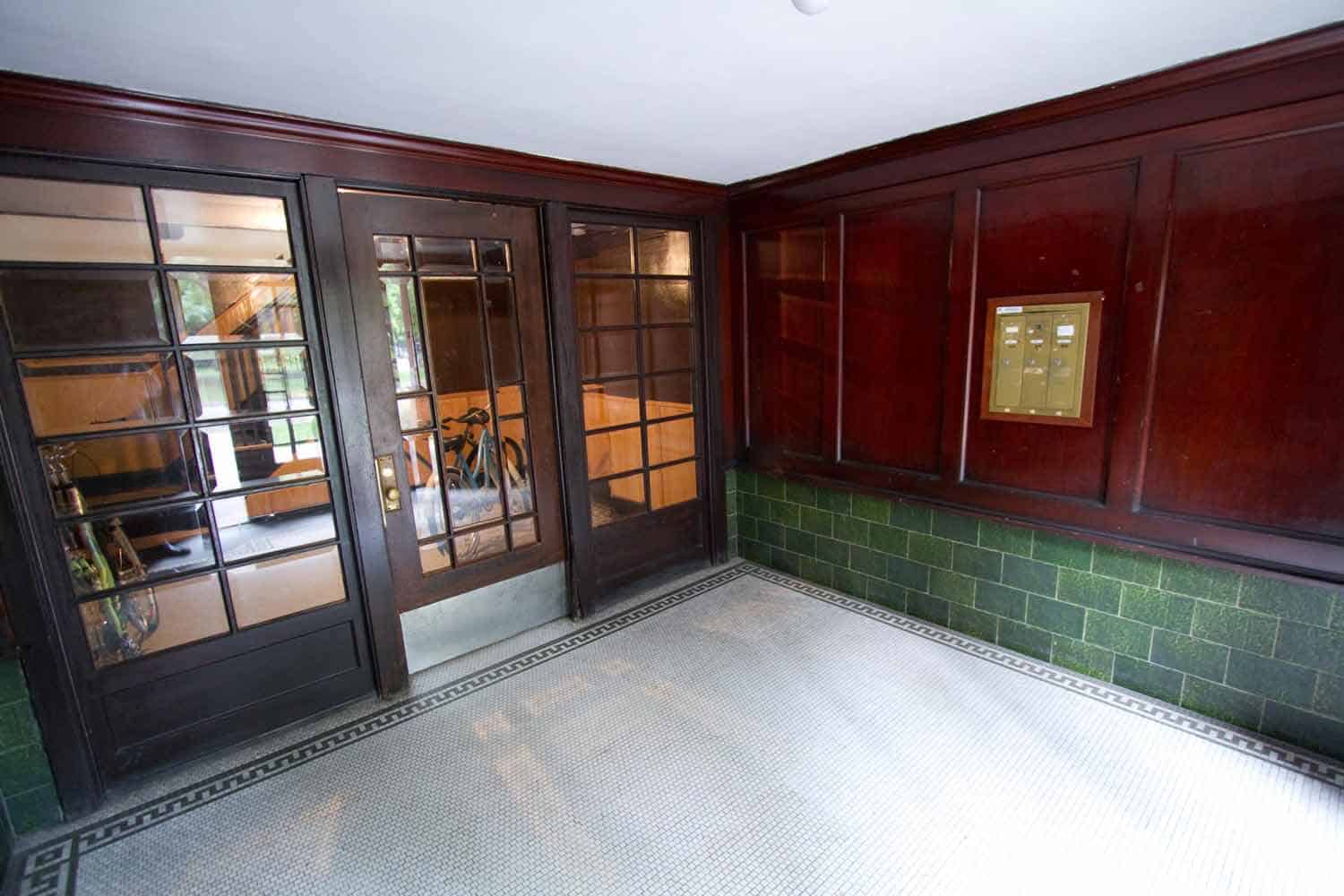 Kitchen?w=400&h=260&fit=crop&q=40&auto=format&trim=auto