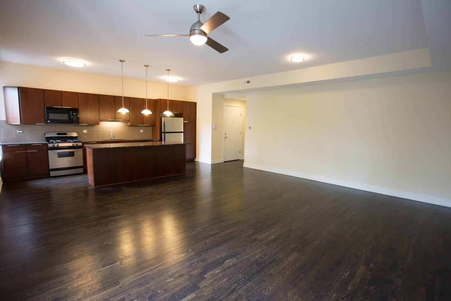 Bathroom?w=400&h=260&fit=crop&q=40&auto=format&trim=auto