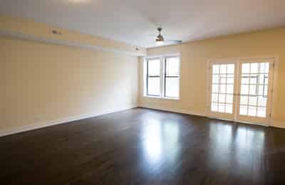 5337 S. Hyde Park Boulevard, Chicago - Chicago, Illinois, United States - Room