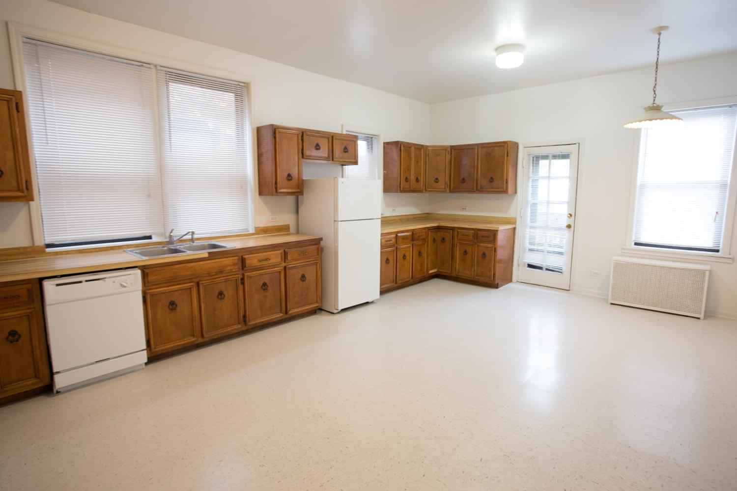 5468-70 S. Hyde Park Boulevard, Chicago - Chicago, Illinois, United States - Kitchen