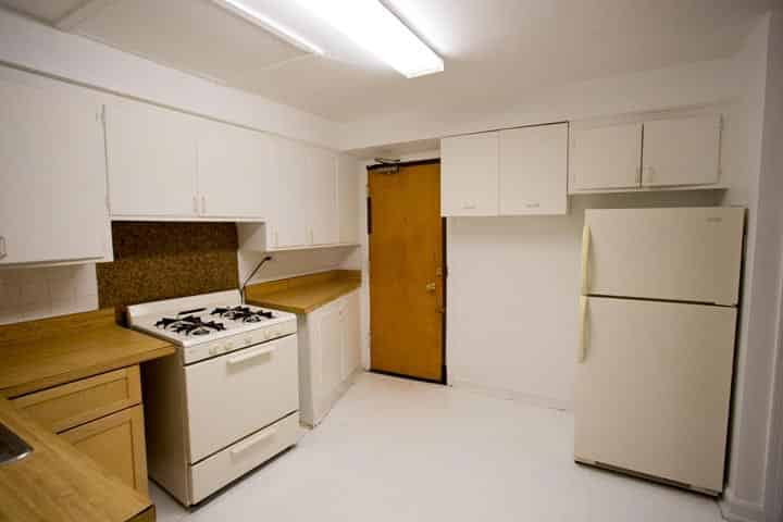 5474-5480 S. Hyde Park Boulevard, Chicago - Chicago, Illinois, United States - Kitchen