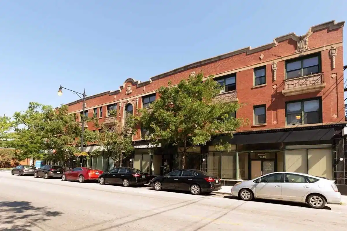 5487-5491 S. Hyde Park Boulevard, Chicago - Chicago, Illinois, United States - Exterior