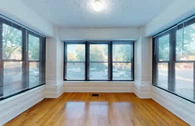 5218-5220 S. Kimbark Avenue, Chicago - Chicago, Illinois, United States - Room