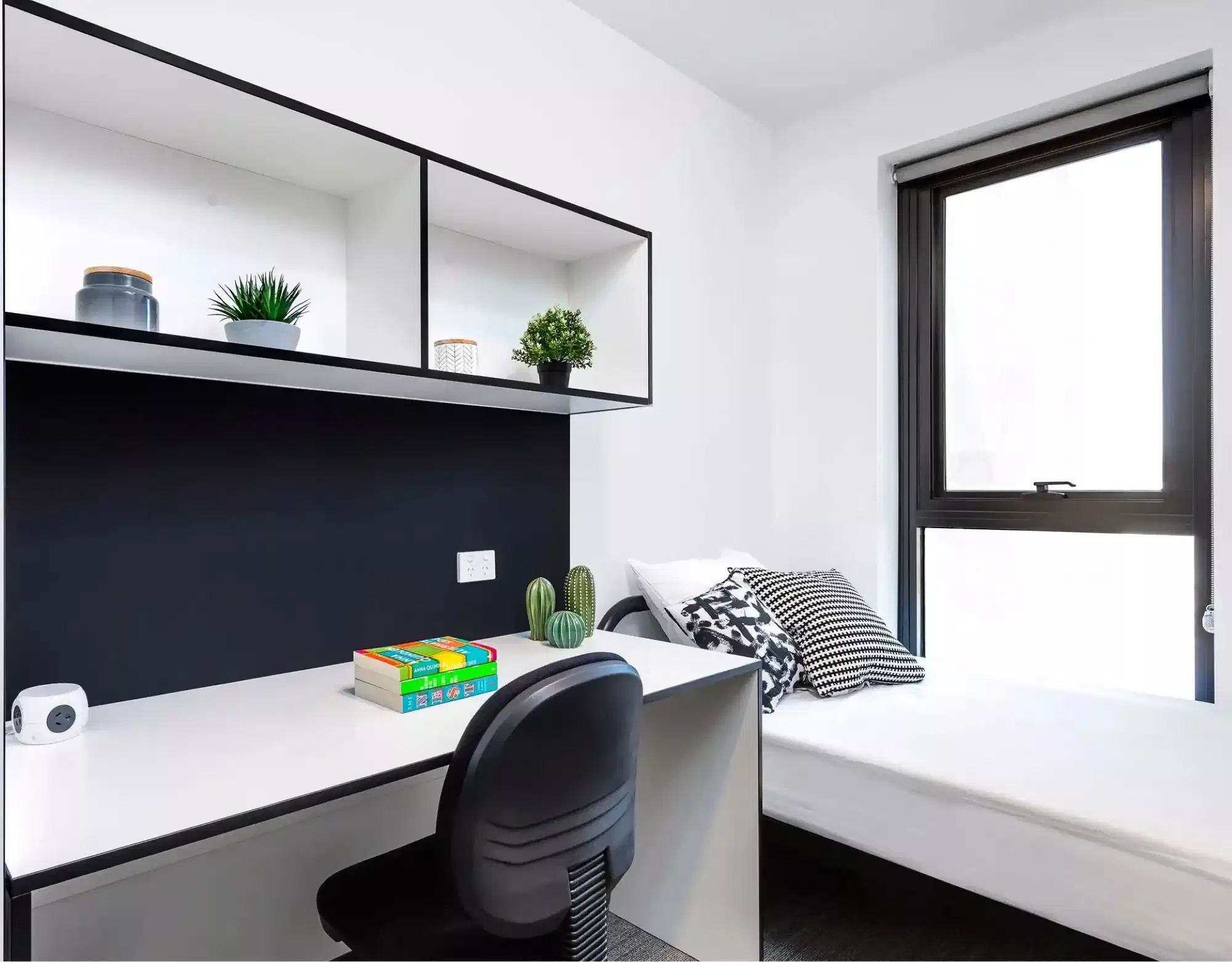 Six Bedroom Apartment Bronze
