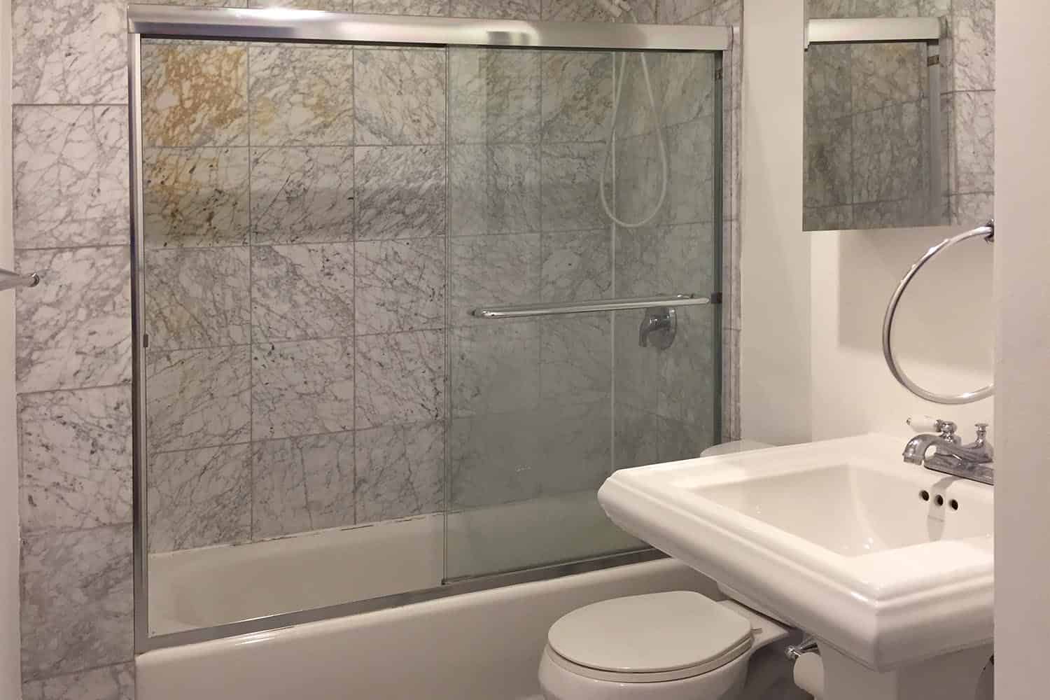 5532 S. Kimbark Avenue, Chicago - Chicago, Illinois, United States - Bathroom