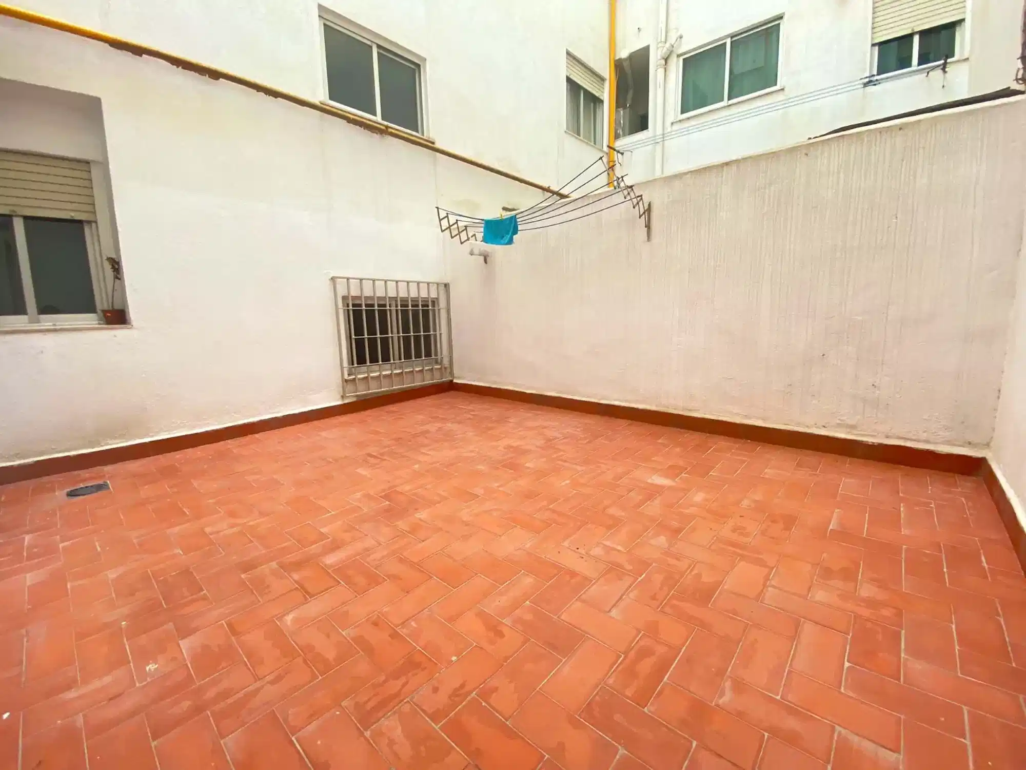 SPC 46009, Valencia - Valencia, Spain - Exterior