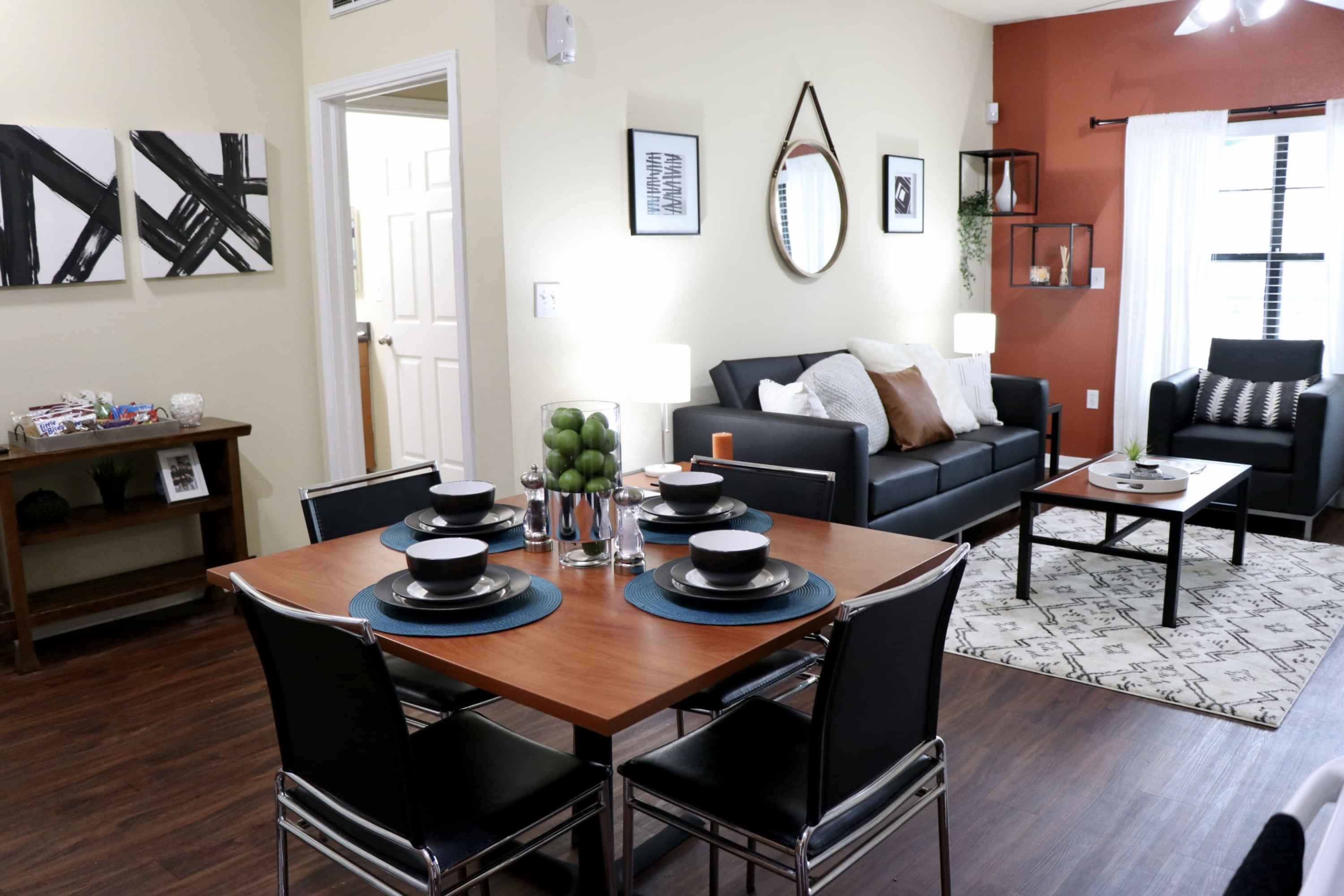 Town Lake, Austin - Austin, Texas, United States - Common Area