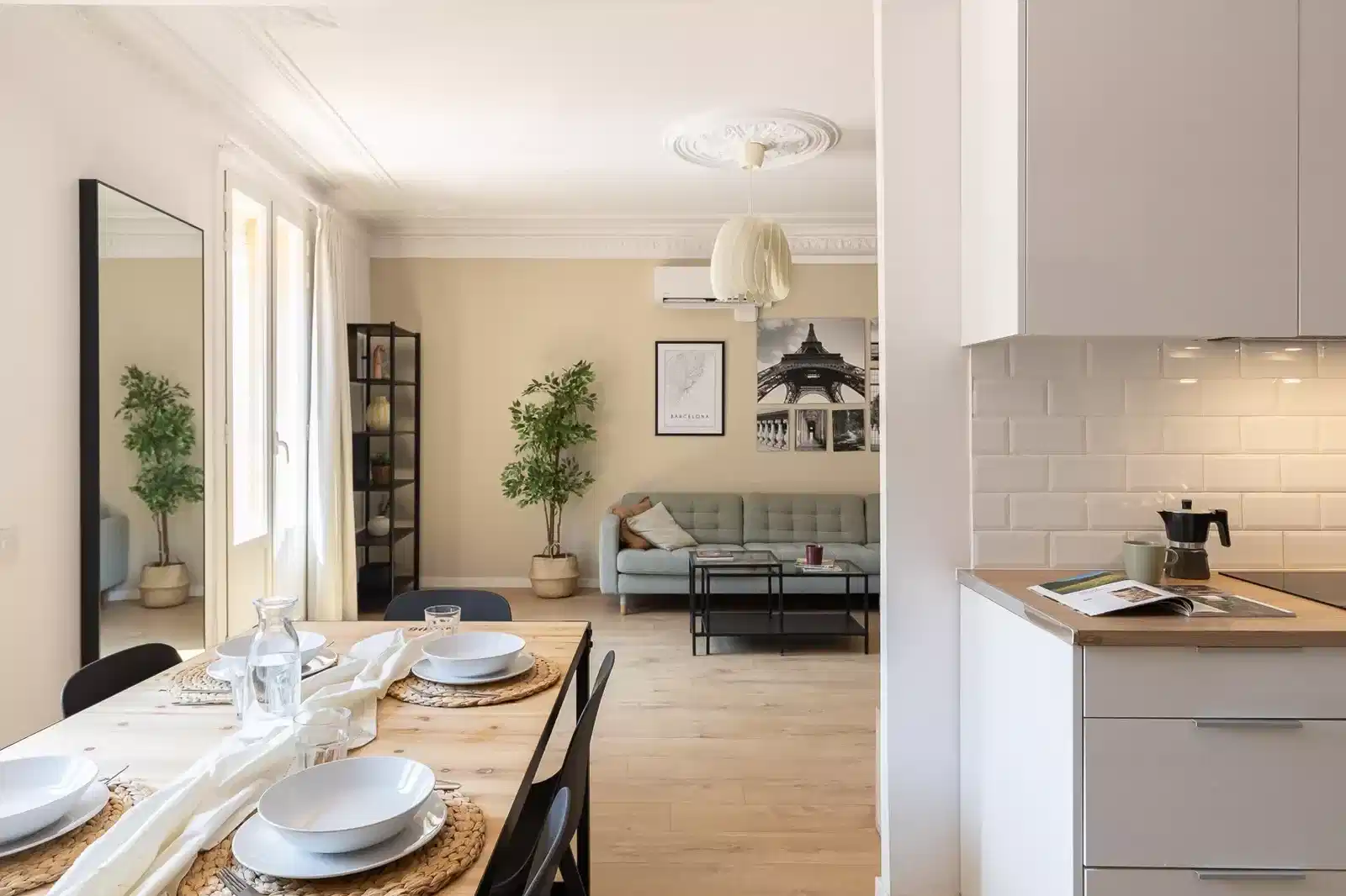 Common Area?w=400&h=260&fit=crop&q=40&auto=format&trim=auto