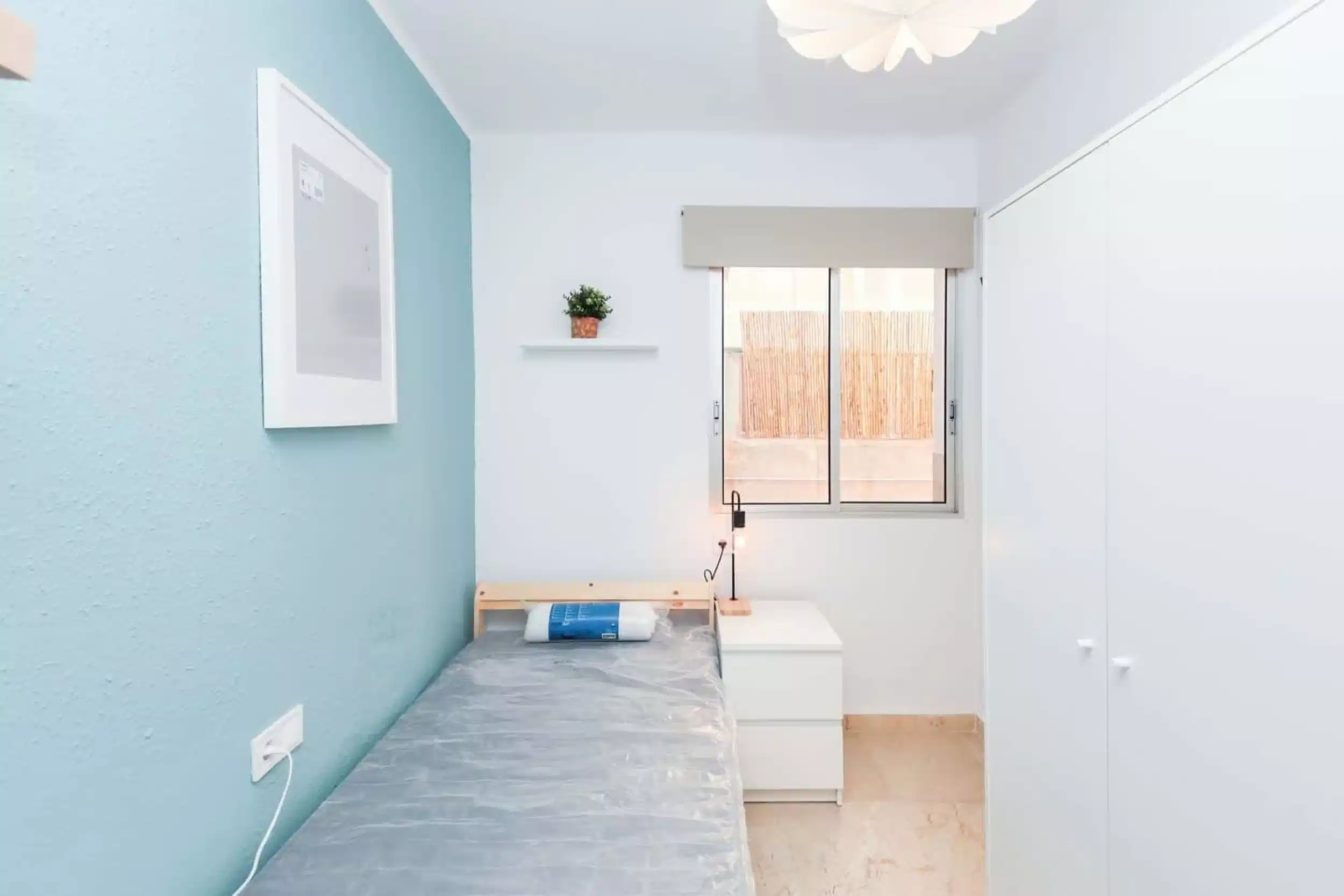 Common Area?w=400&h=260&fit=crop&q=40&auto=format&trim=auto