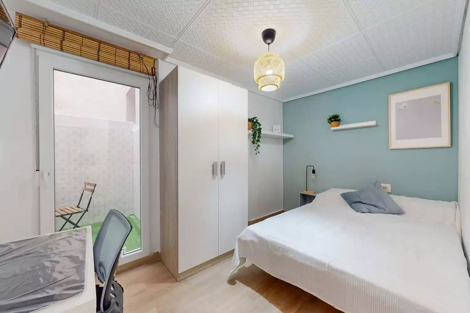 SPC 3201, Elx - Elche, Spain - Room in a 5 Bedroom 2 Bathroom (Carrer Concepción Arenal) - Bedroom