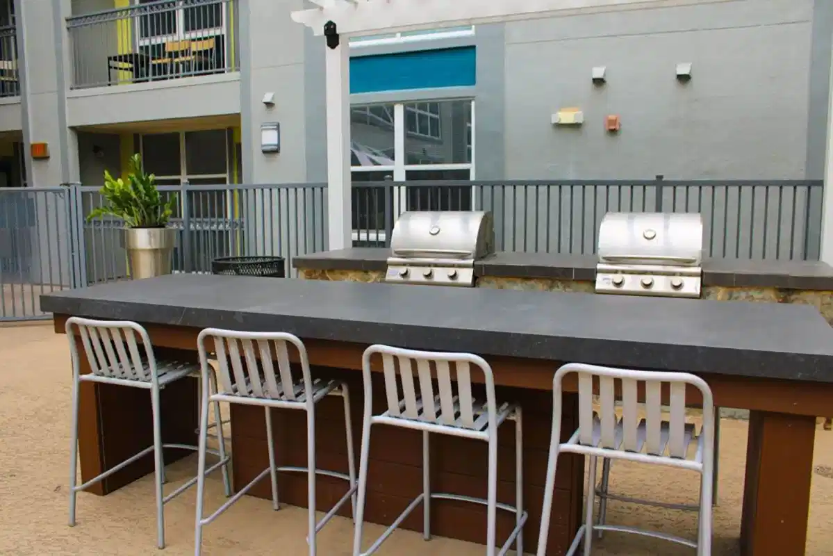 Amenities?w=400&h=260&fit=crop&q=40&auto=format&trim=auto