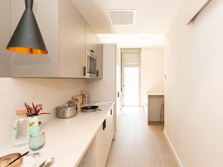 Common Area?w=400&h=260&fit=crop&q=40&auto=format&trim=auto