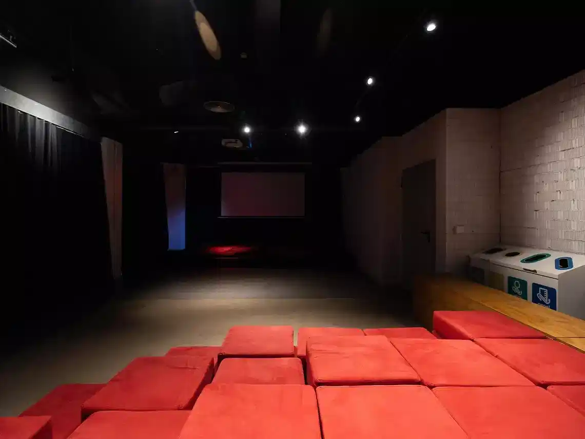 Yugo Aleu, Barcelona - Barcelona, Spain - Amenities