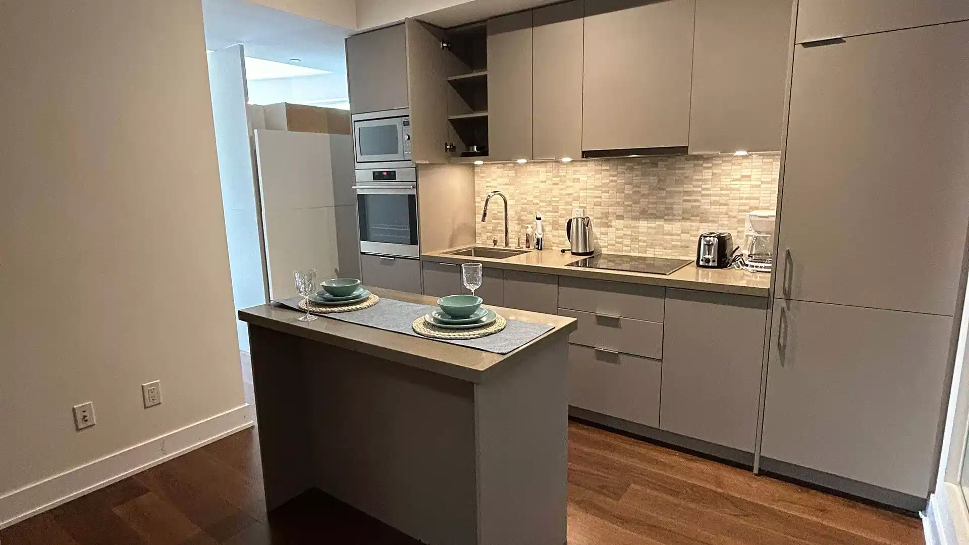 Amenities?w=400&h=260&fit=crop&q=40&auto=format&trim=auto