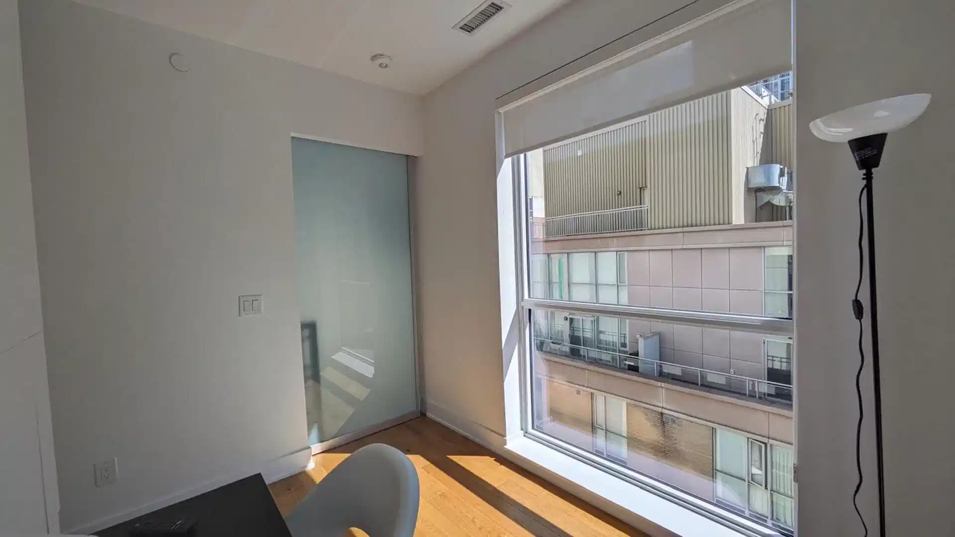 Amenities?w=400&h=260&fit=crop&q=40&auto=format&trim=auto