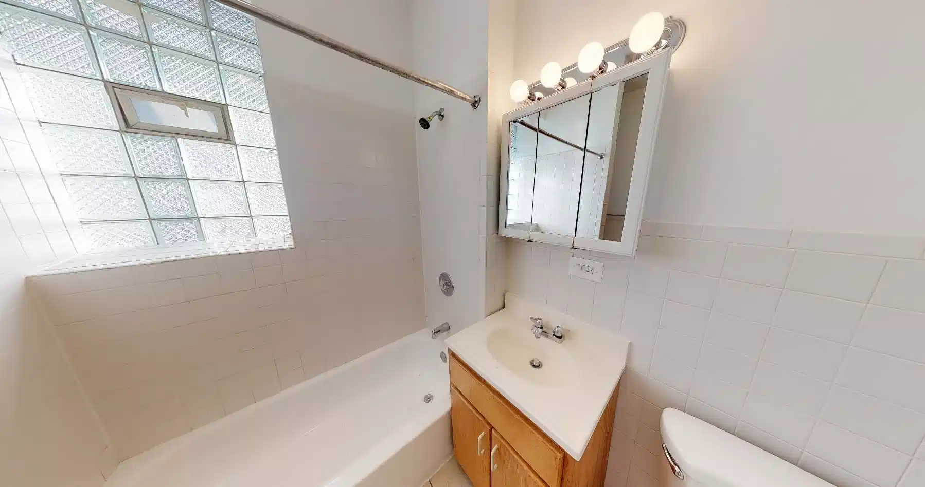 Exterior?w=400&h=260&fit=crop&q=40&auto=format&trim=auto