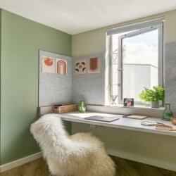 Common Area?w=400&h=260&fit=crop&q=40&auto=format&trim=auto