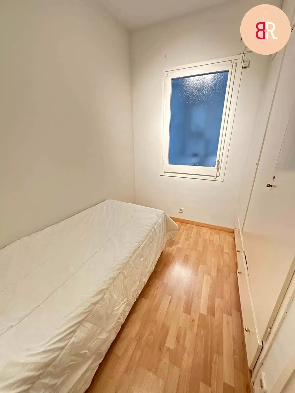 Kitchen?w=400&h=260&fit=crop&q=40&auto=format&trim=auto