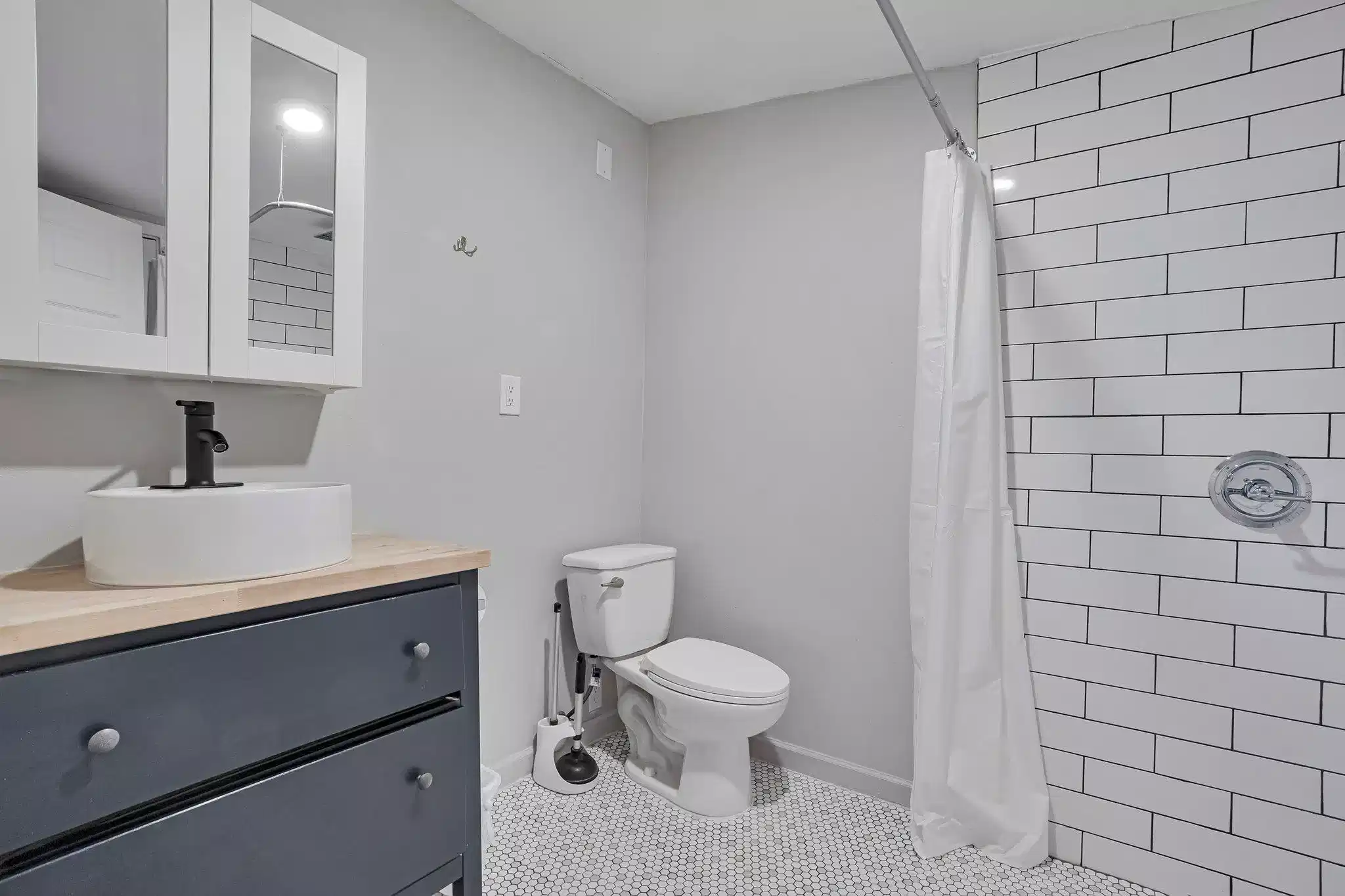 #35946: Room in 8 Bed 2 Bath - Kitchen?w=400&h=260&fit=crop&q=40&auto=format&trim=auto