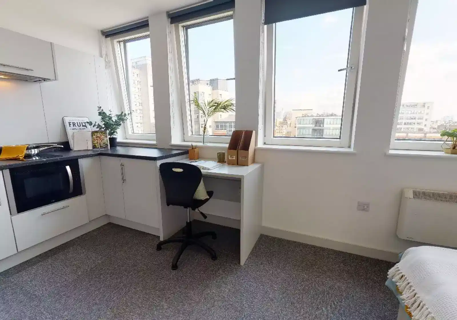 Kitchen?w=400&h=260&fit=crop&q=40&auto=format&trim=auto