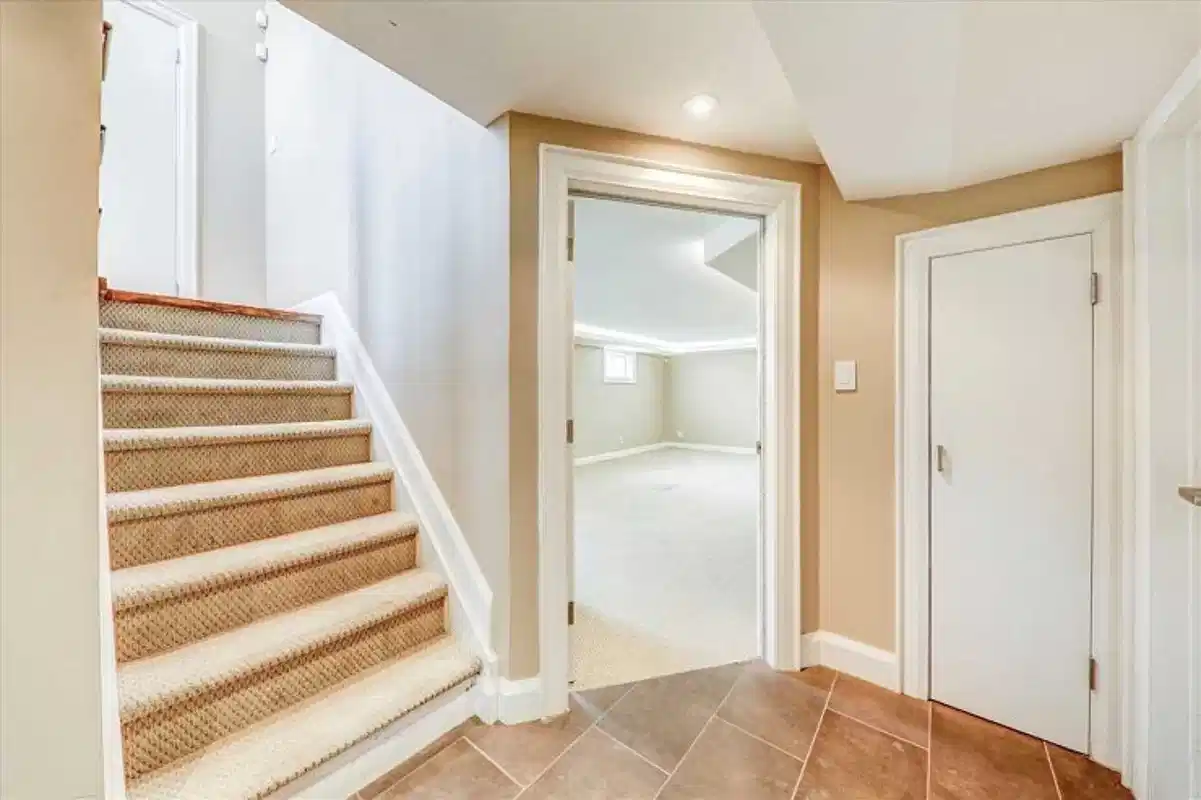 9 Amaron Avenue, Etobicoke - Toronto, Ontario, Canada - Common Area