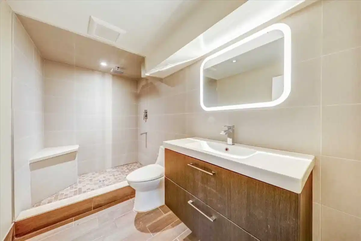 Common Area?w=400&h=260&fit=crop&q=40&auto=format&trim=auto