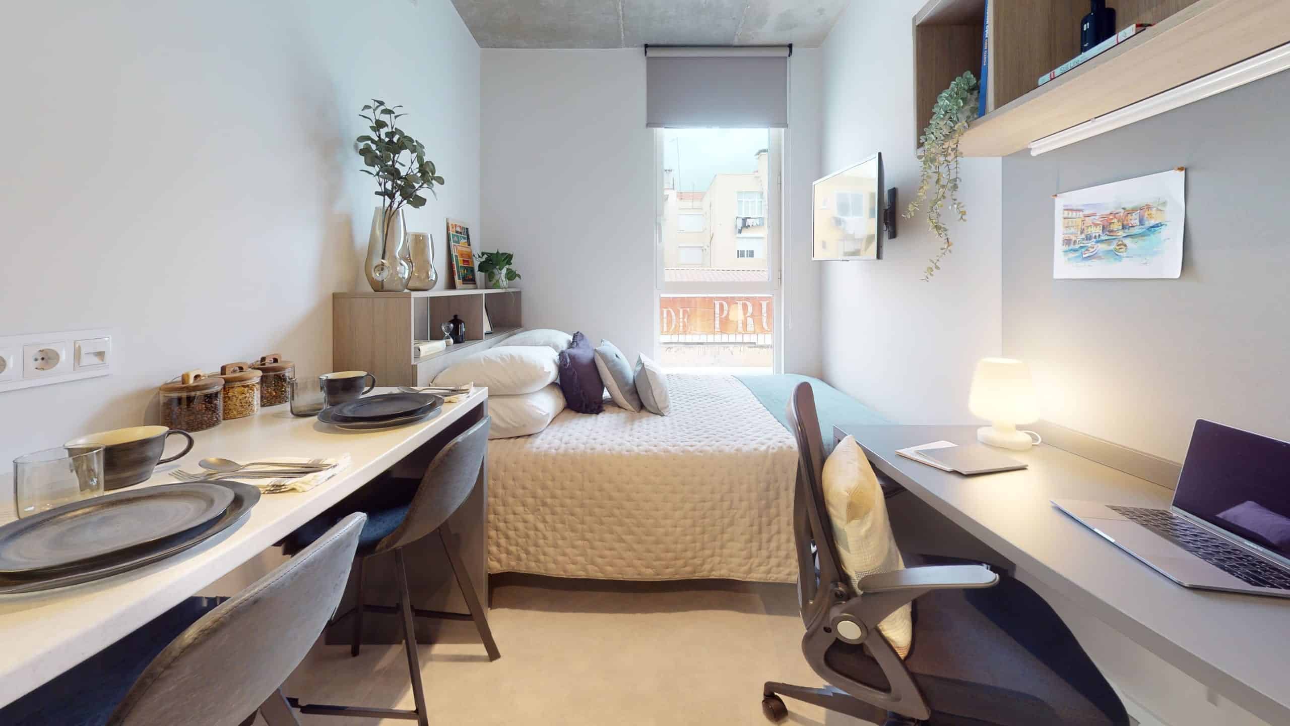 Bedroom?w=400&h=260&fit=crop&q=40&auto=format&trim=auto