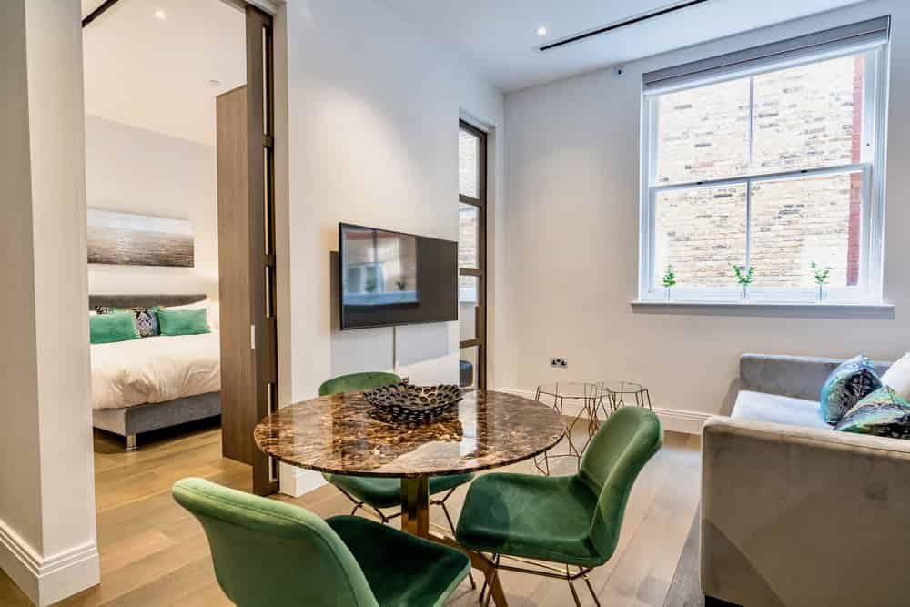 Amenities?w=400&h=260&fit=crop&q=40&auto=format&trim=auto