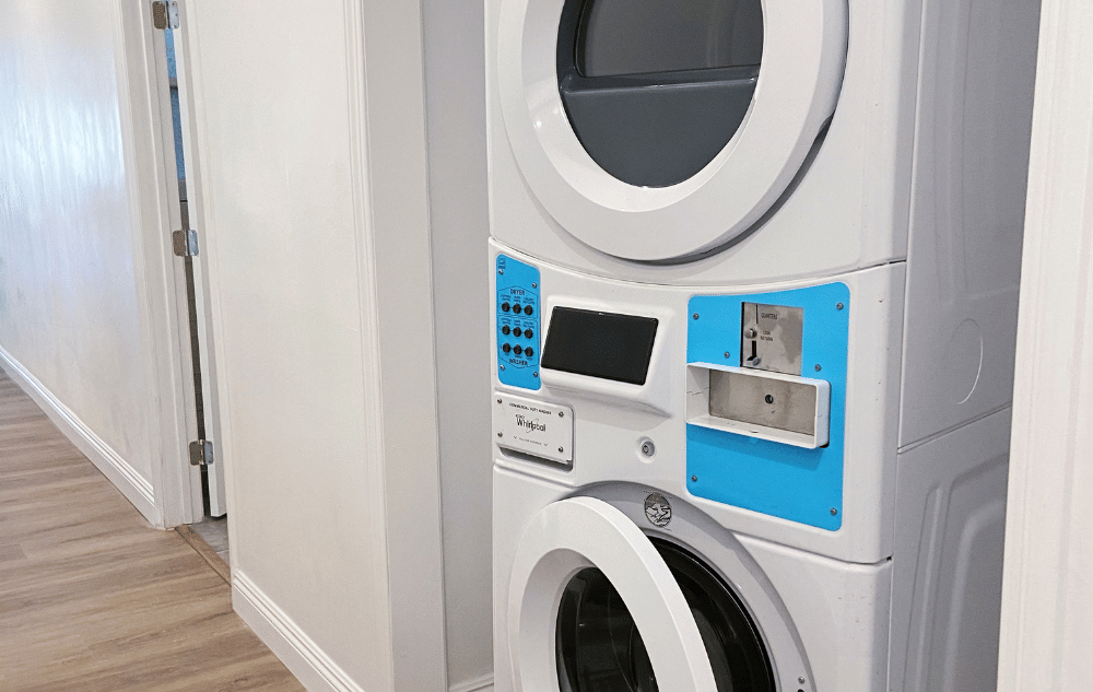 Mid City, Los Angeles - Los Angeles, California, United States - Amenities