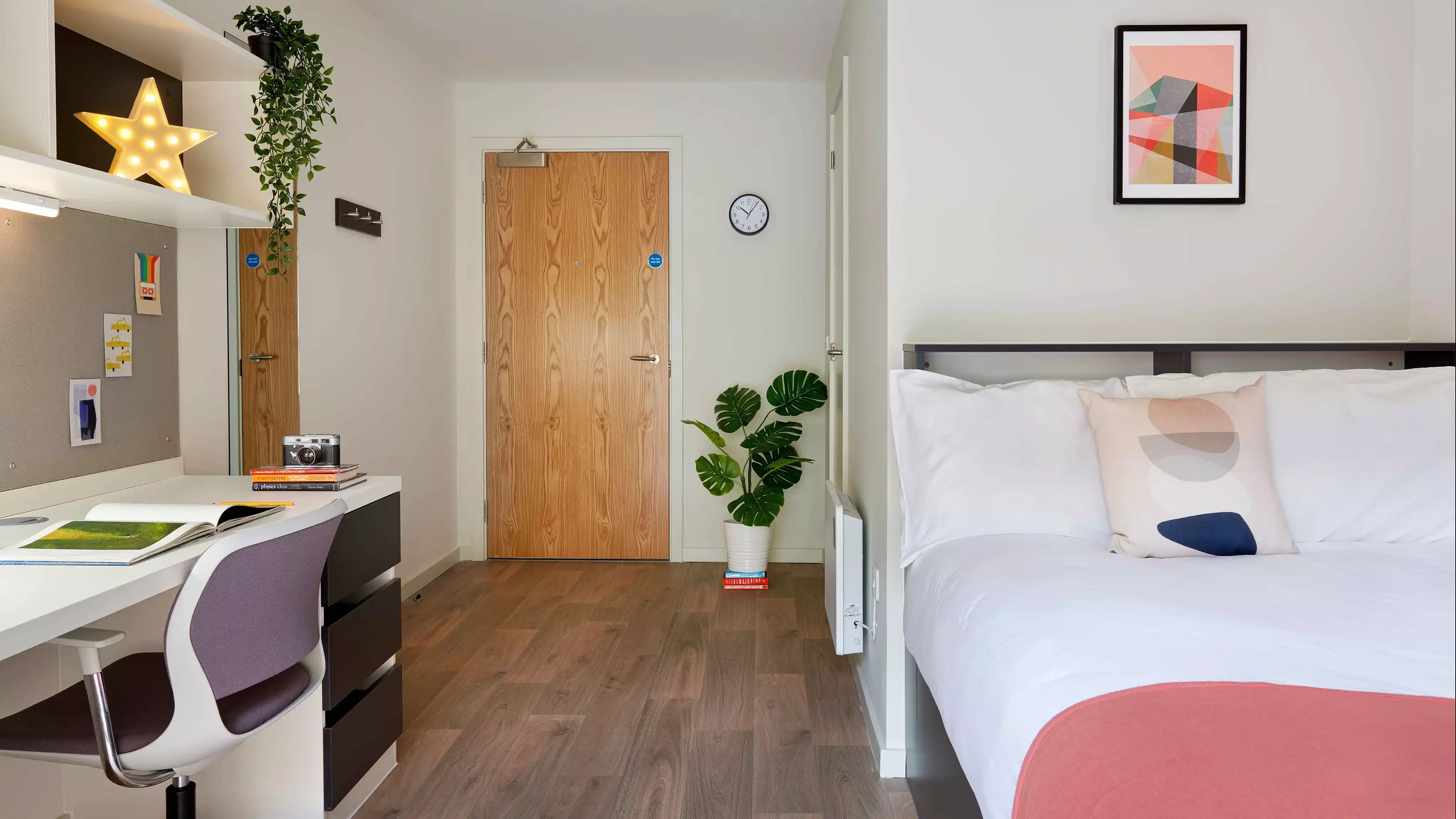 Kitchen?w=400&h=260&fit=crop&q=40&auto=format&trim=auto