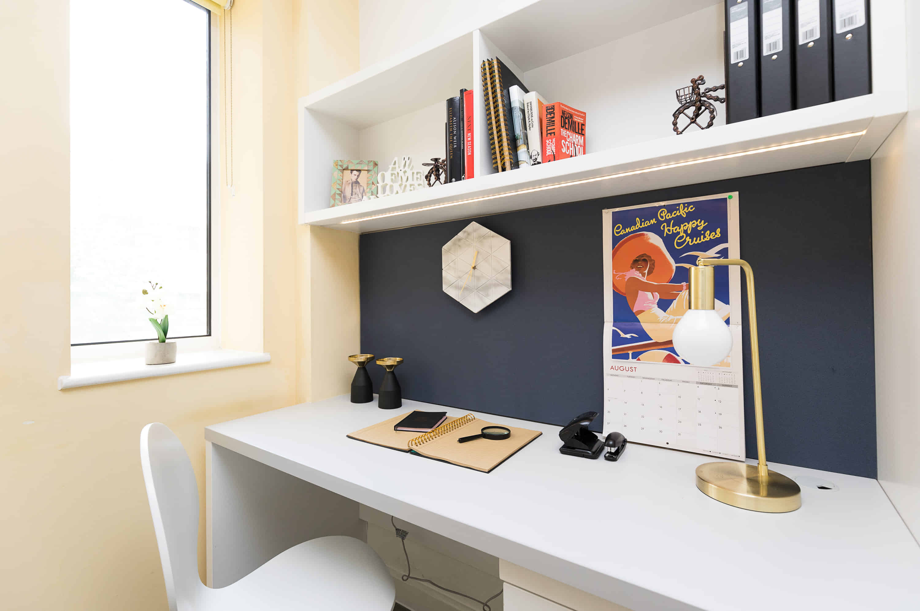 Exterior?w=400&h=260&fit=crop&q=40&auto=format&trim=auto