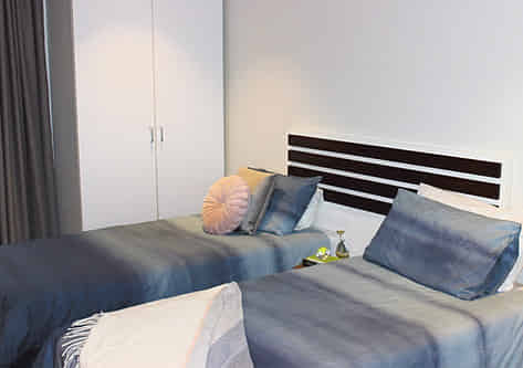 Amenities?w=400&h=260&fit=crop&q=40&auto=format&trim=auto