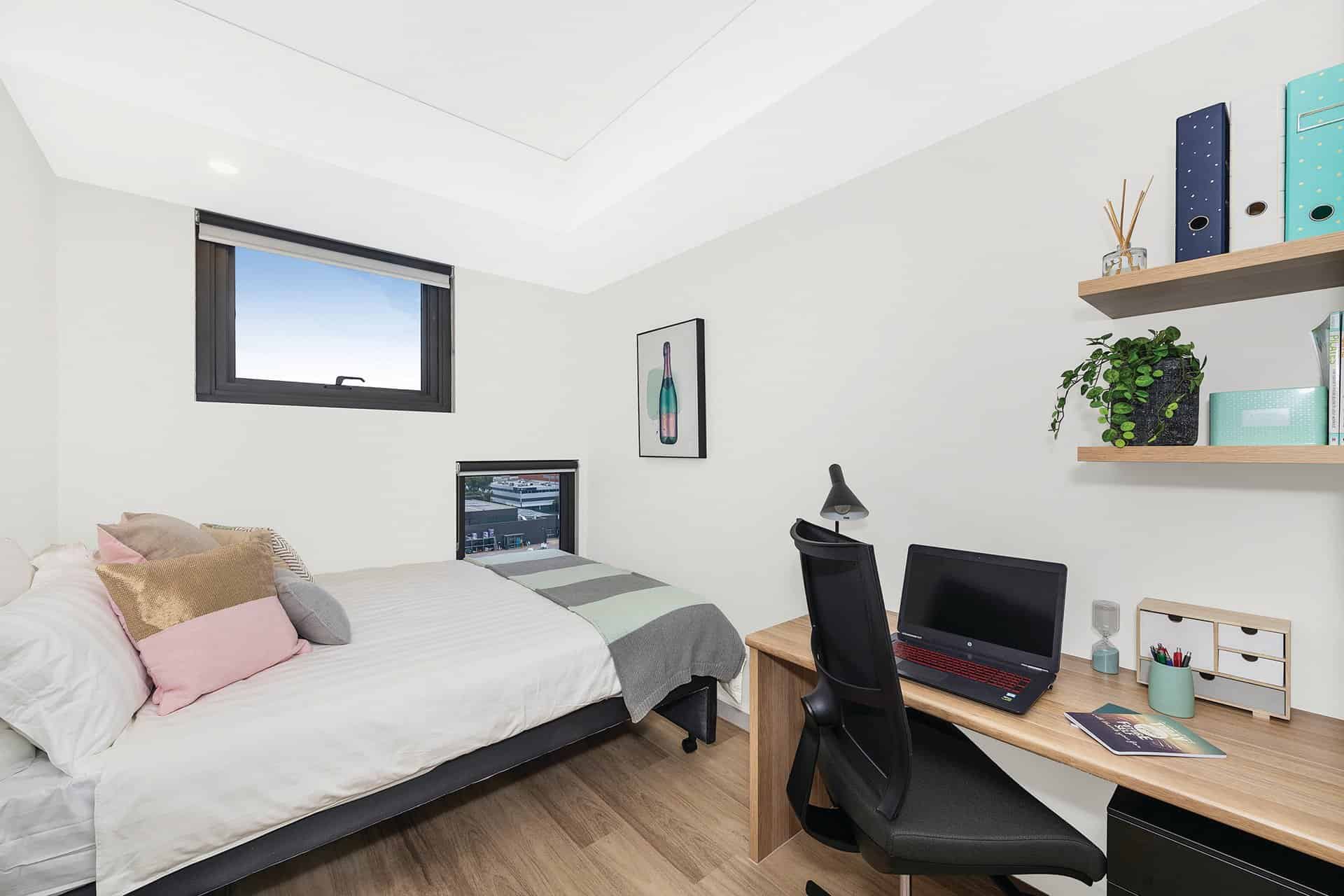 6 Bedroom Ensuite, Double Bed