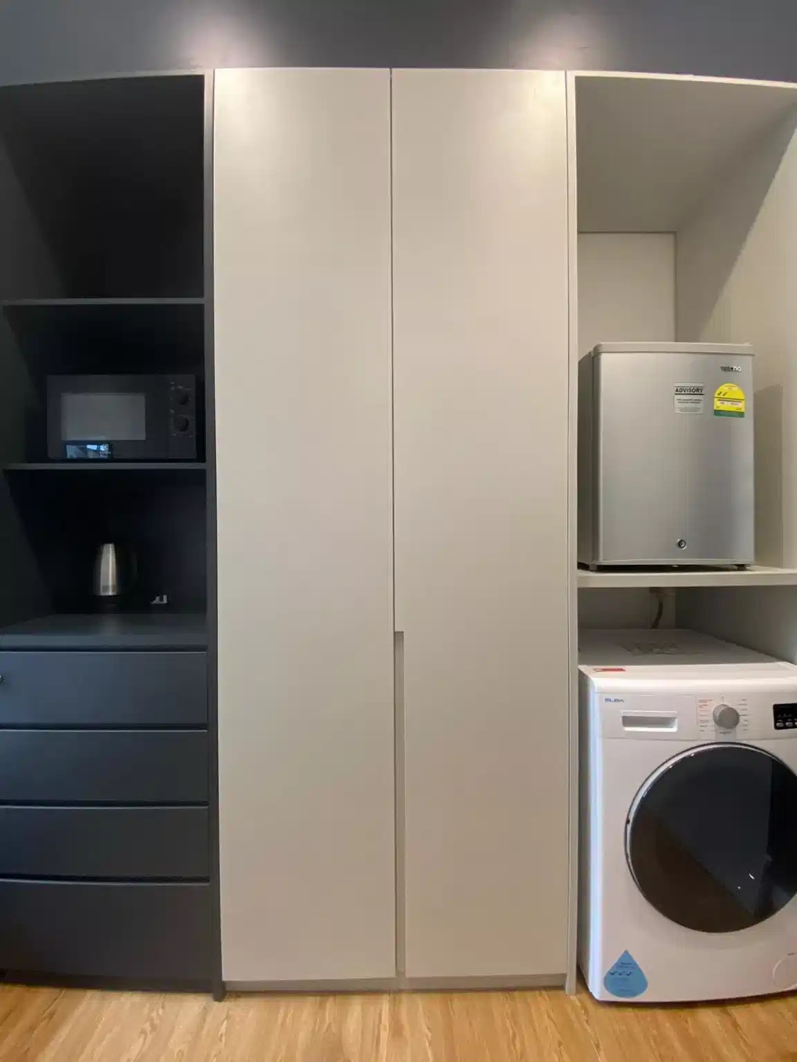 Kitchen?w=400&h=260&fit=crop&q=40&auto=format&trim=auto