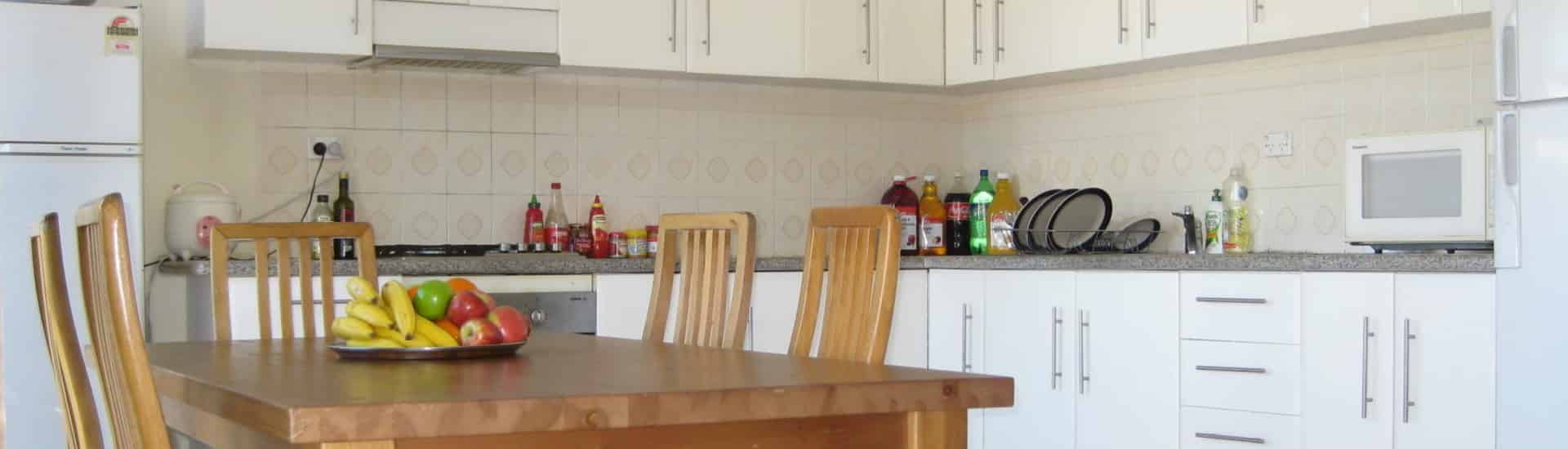 Bedroom?w=400&h=260&fit=crop&q=40&auto=format&trim=auto