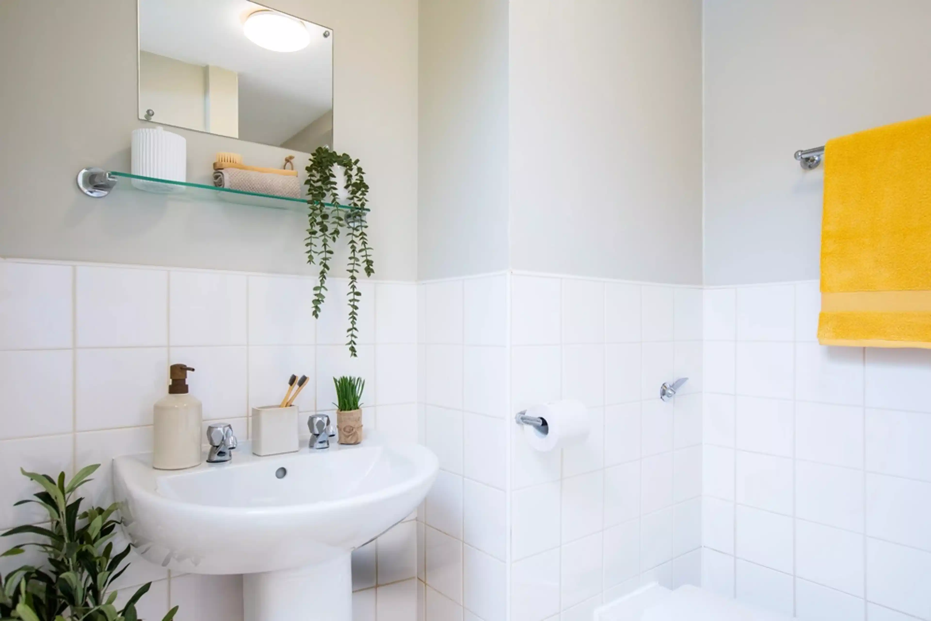 Common Area?w=400&h=260&fit=crop&q=40&auto=format&trim=auto