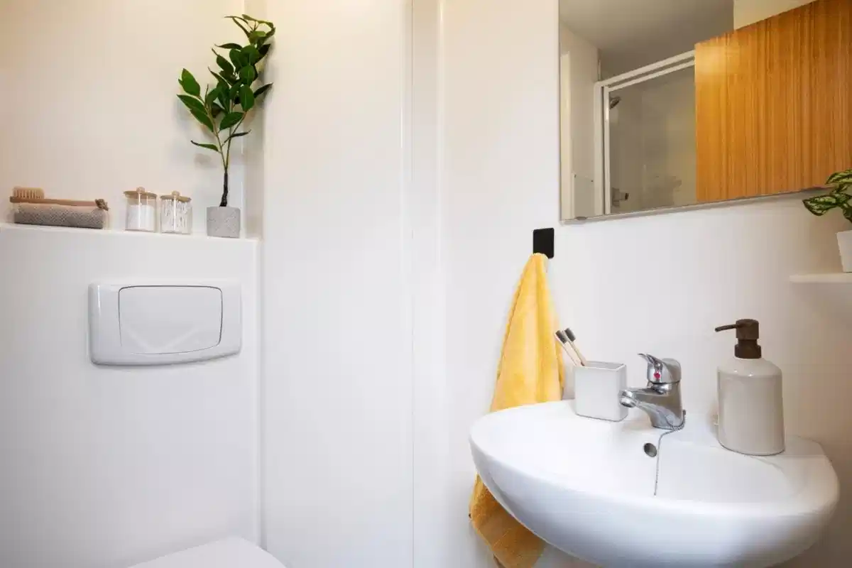 Amenities?w=400&h=260&fit=crop&q=40&auto=format&trim=auto