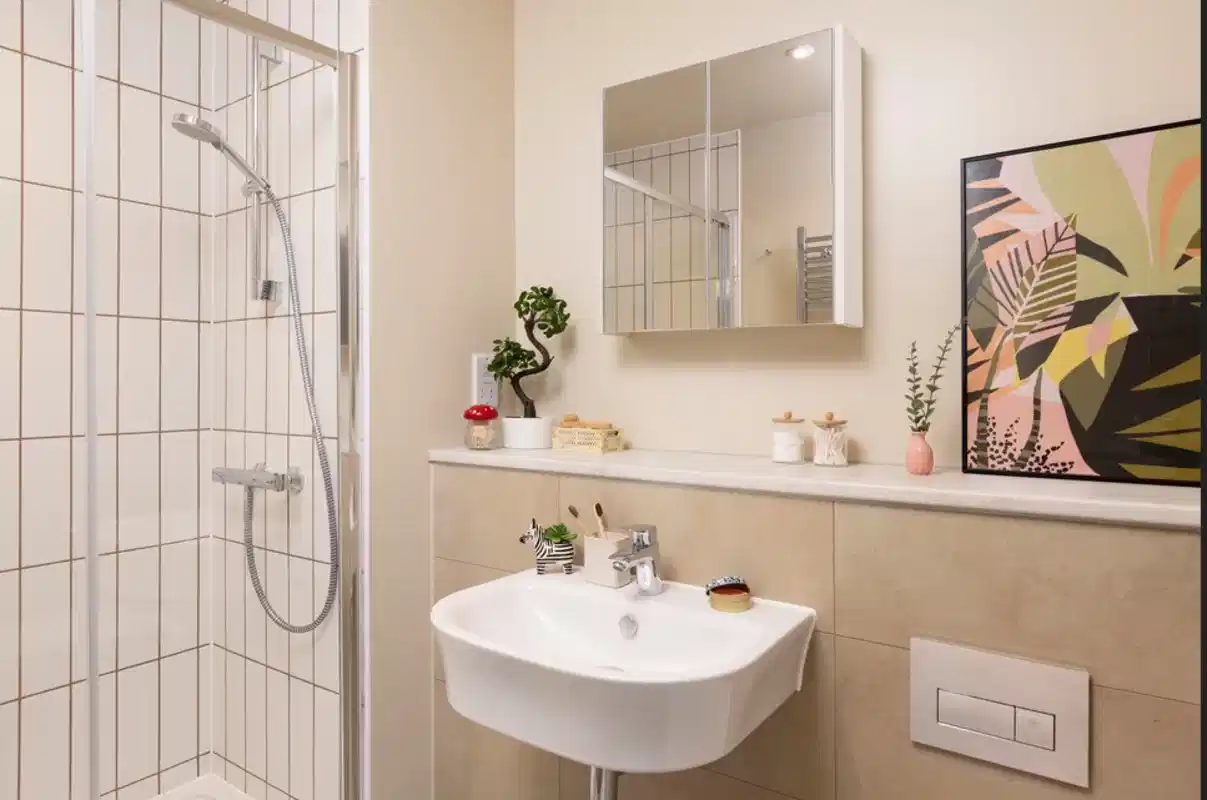 Amenities?w=400&h=260&fit=crop&q=40&auto=format&trim=auto