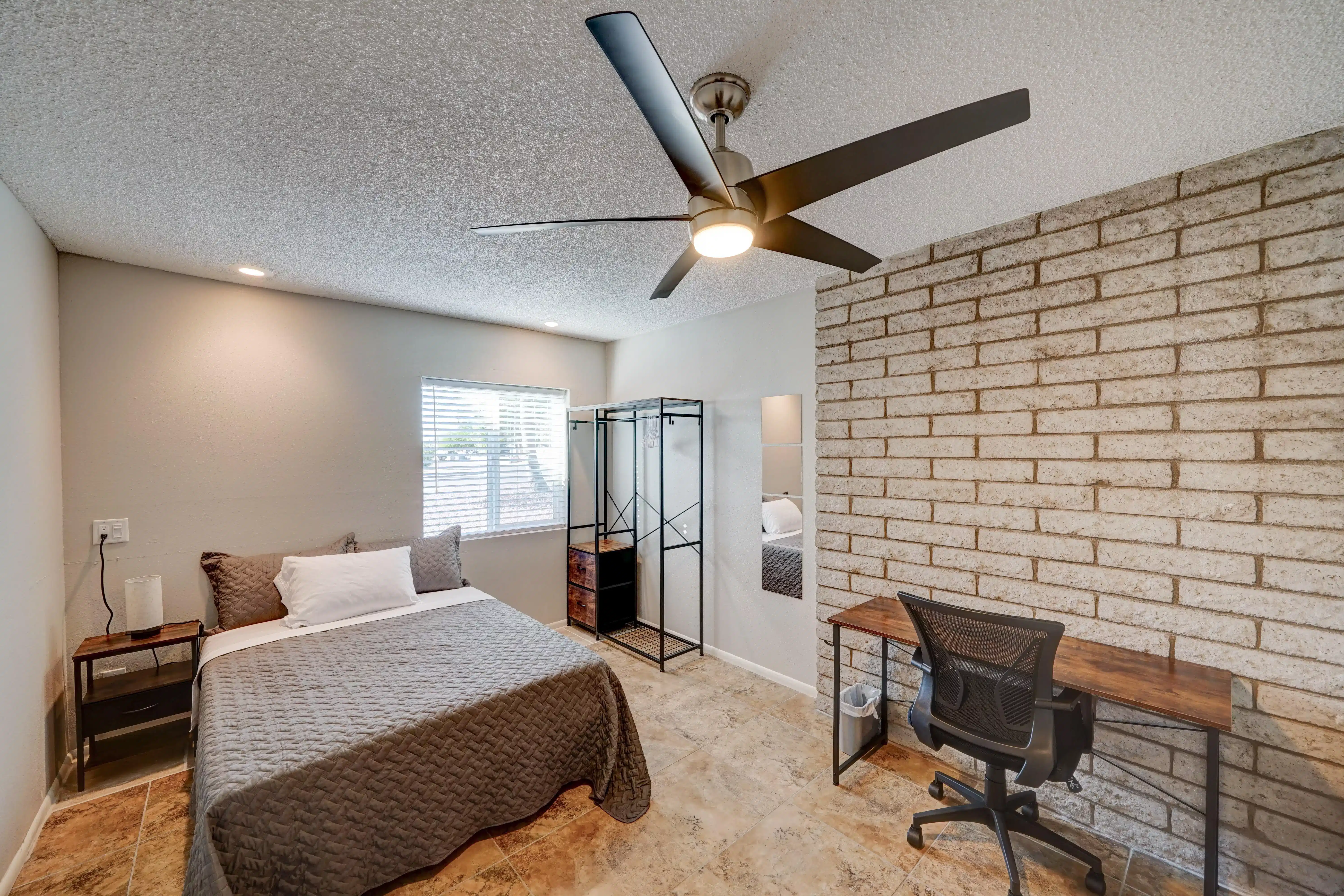 PDP 85301, Glendale - Glendale, Arizona, United States - #19440: Room in 8 Bed 2 Bath - Bedroom