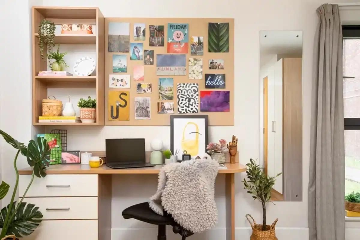 Common Area?w=400&h=260&fit=crop&q=40&auto=format&trim=auto