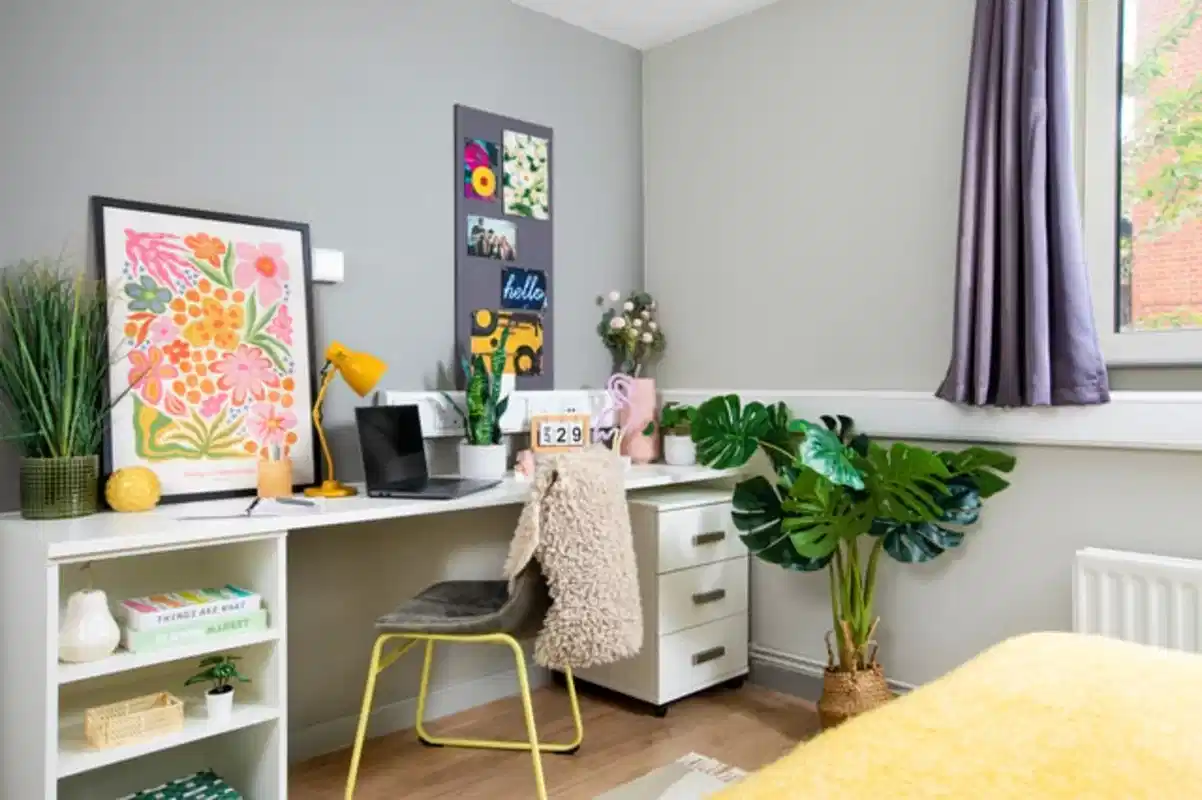 Amenities?w=400&h=260&fit=crop&q=40&auto=format&trim=auto