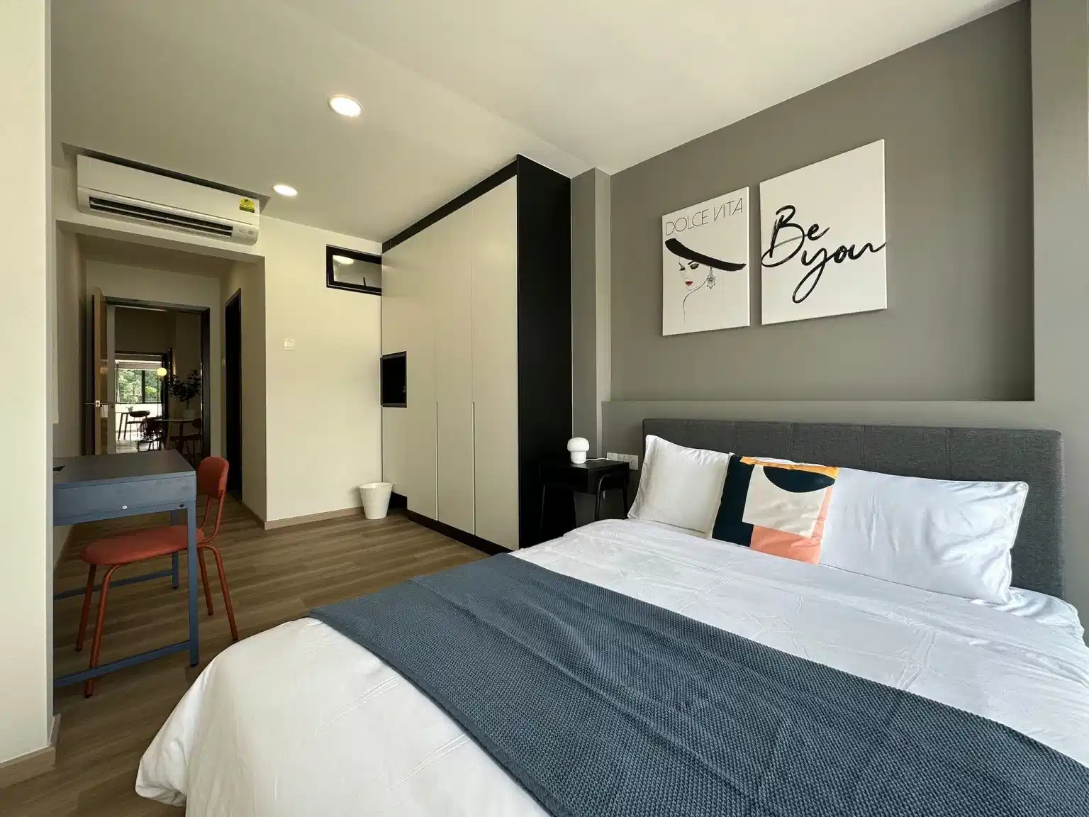 Kitchen?w=400&h=260&fit=crop&q=40&auto=format&trim=auto