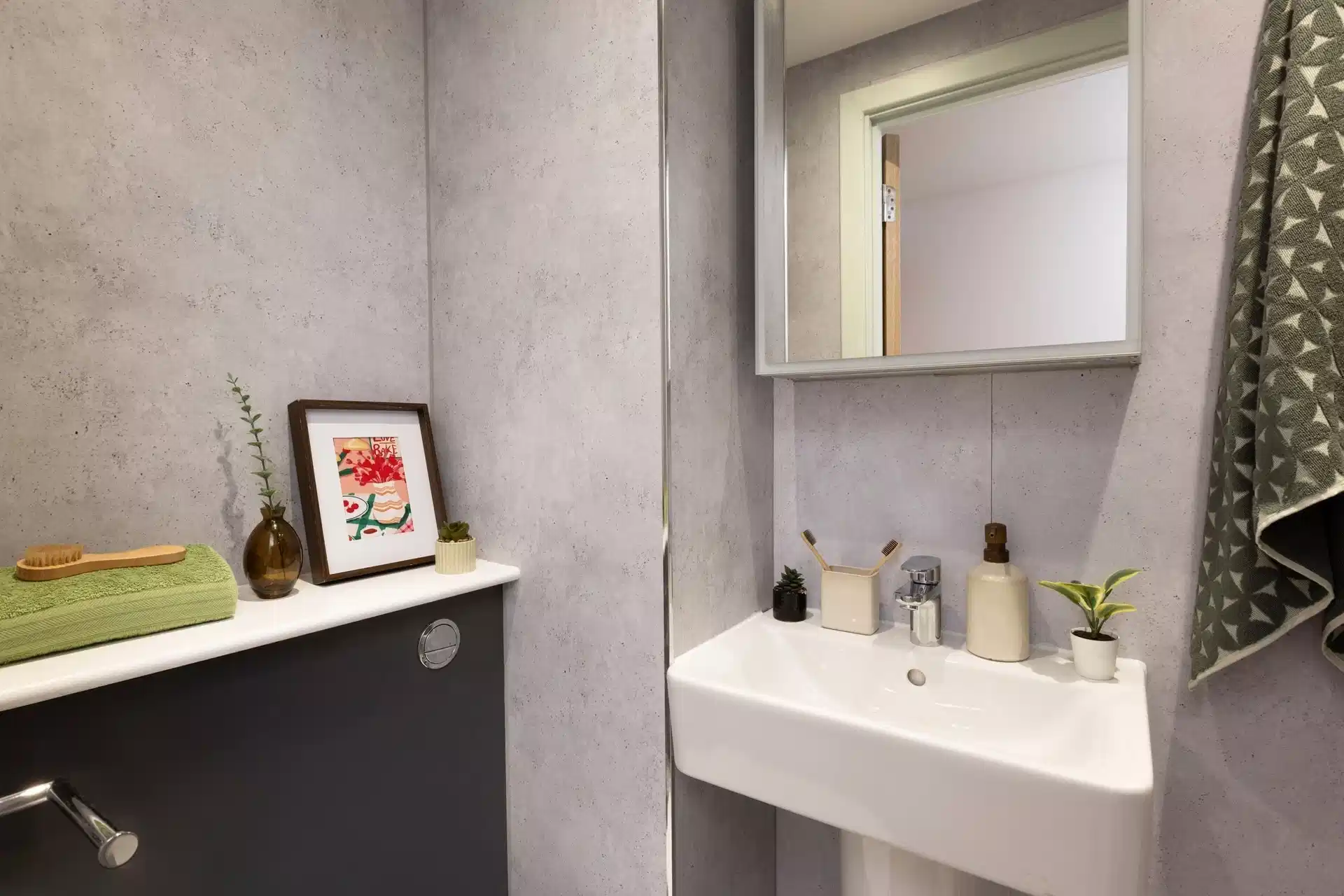 Common Area?w=400&h=260&fit=crop&q=40&auto=format&trim=auto