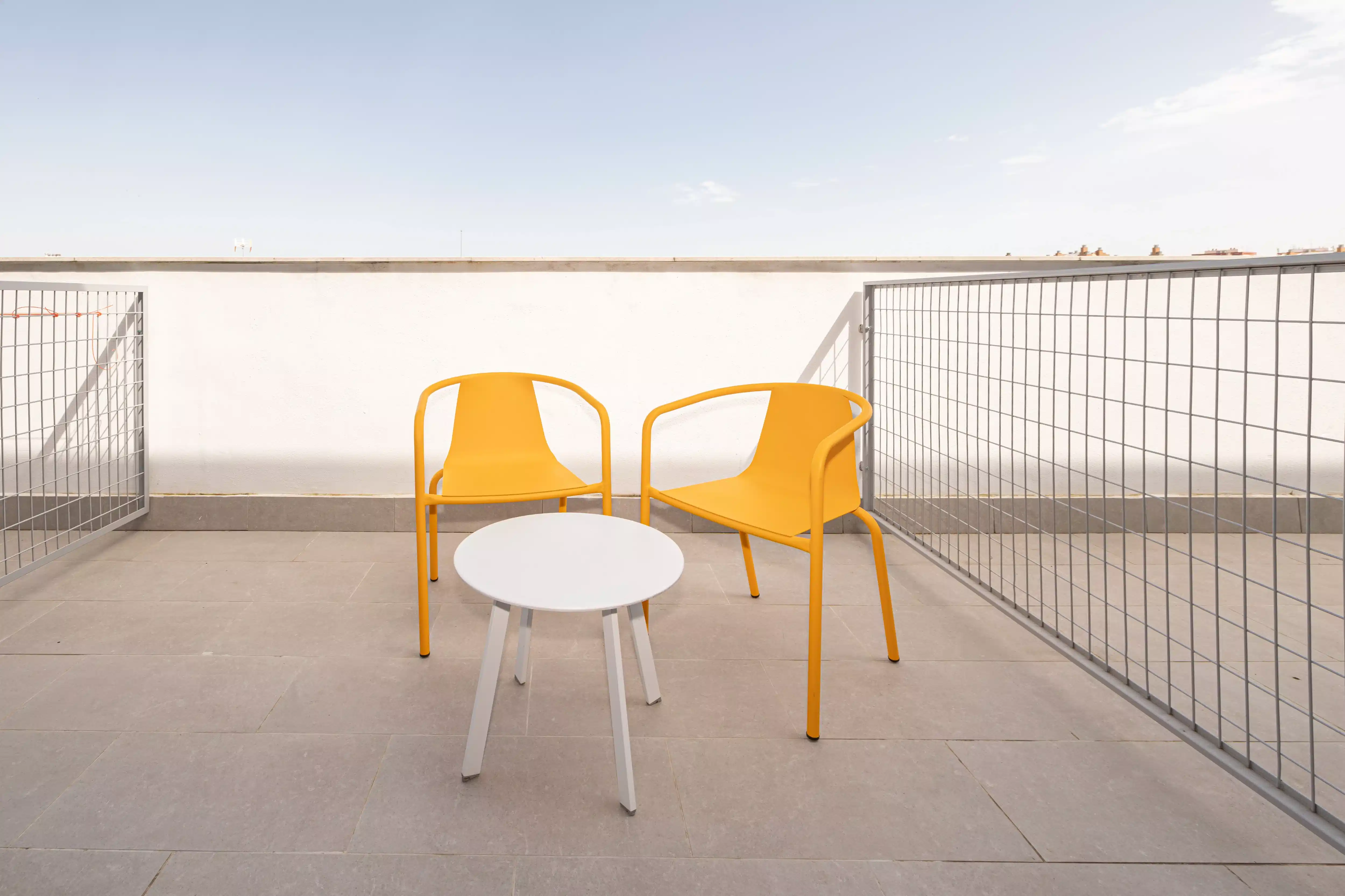 Common Area?w=400&h=260&fit=crop&q=40&auto=format&trim=auto