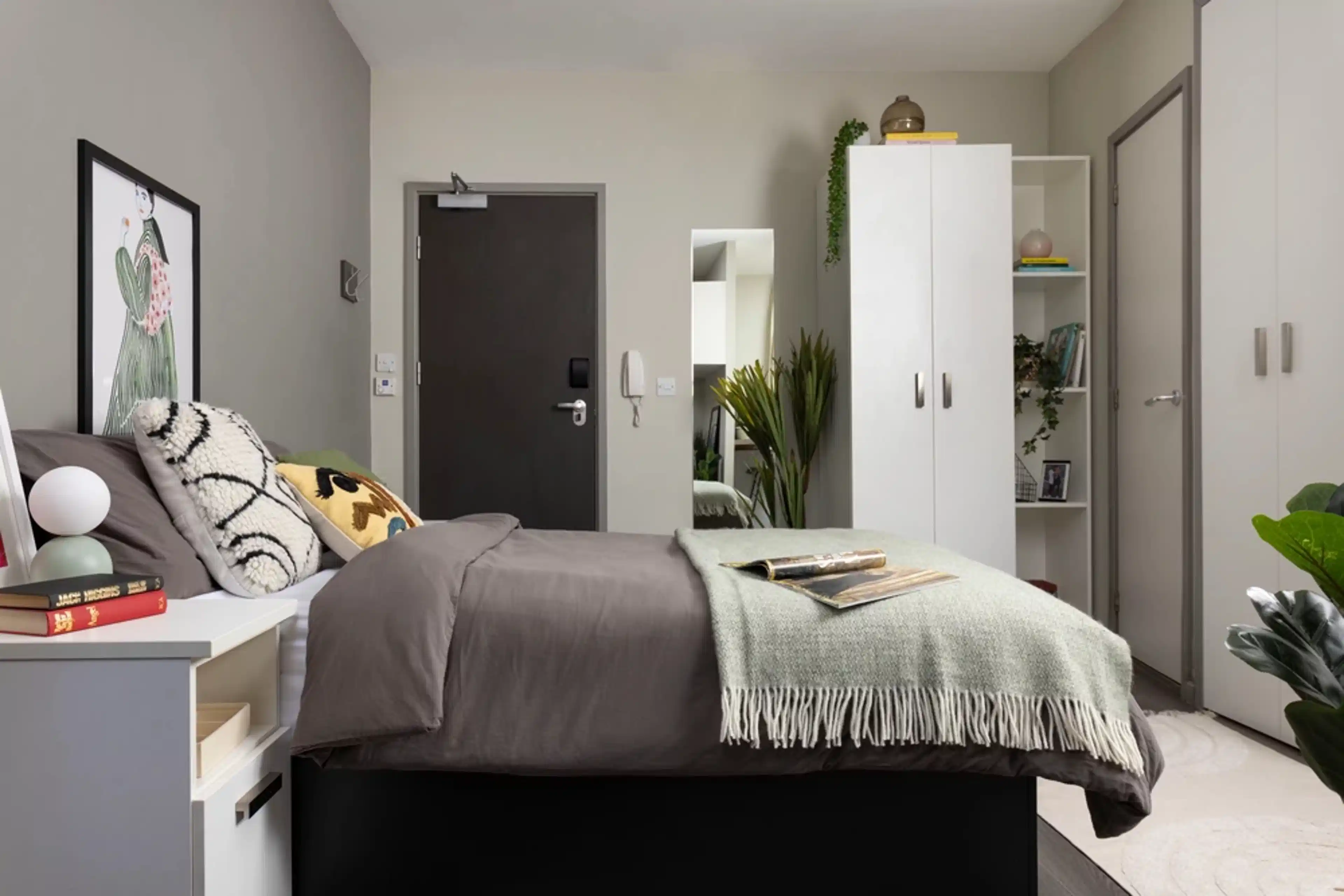 Common Area?w=400&h=260&fit=crop&q=40&auto=format&trim=auto