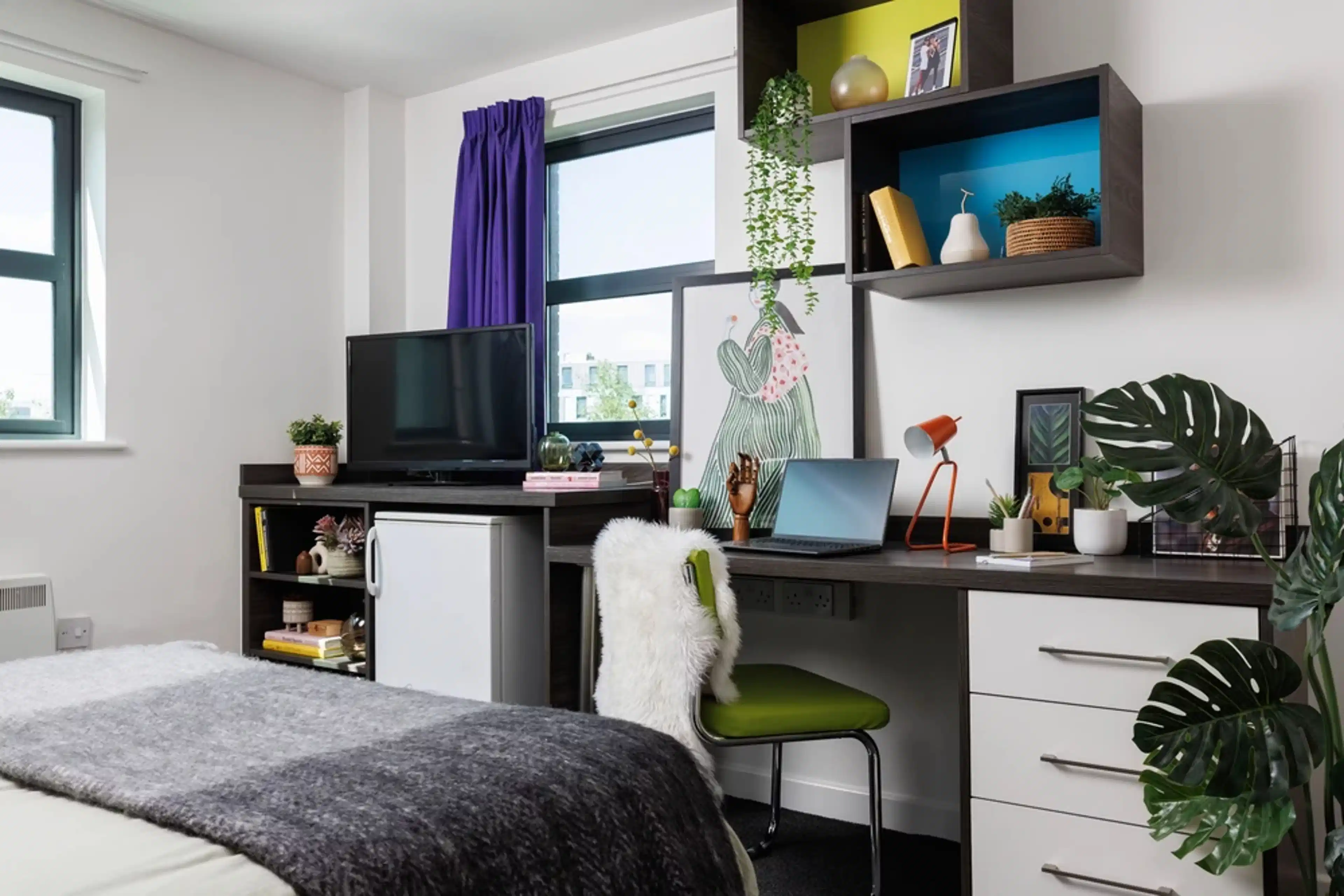 Amenities?w=400&h=260&fit=crop&q=40&auto=format&trim=auto