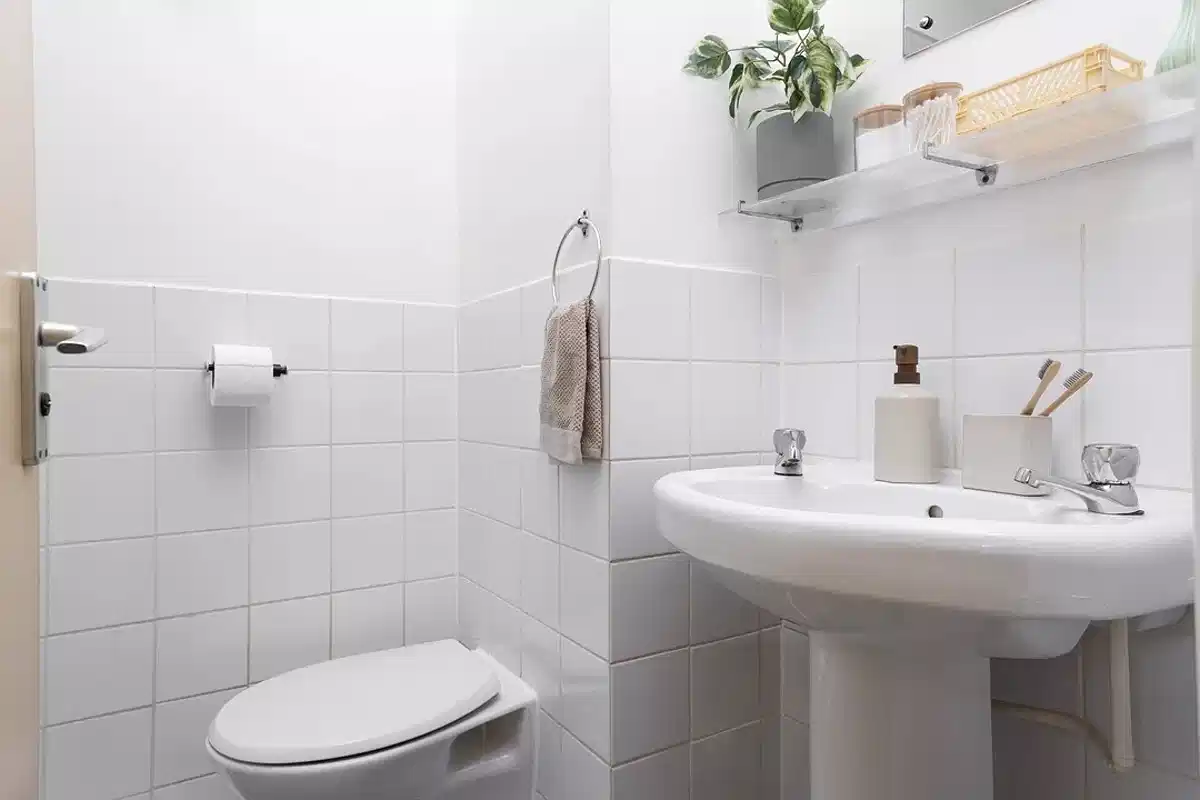 Exterior?w=400&h=260&fit=crop&q=40&auto=format&trim=auto