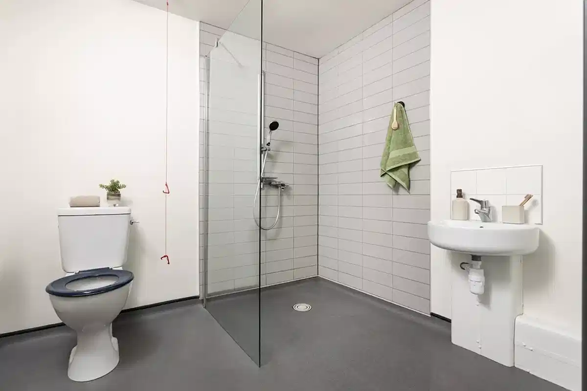 Exterior?w=400&h=260&fit=crop&q=40&auto=format&trim=auto